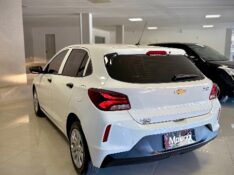 CHEVROLET ONIX 1.0 TURBO FLEX AUTOMÁTICO 2019/2020 MALAGGI VEÍCULOS ENCANTADO / Carros no Vale