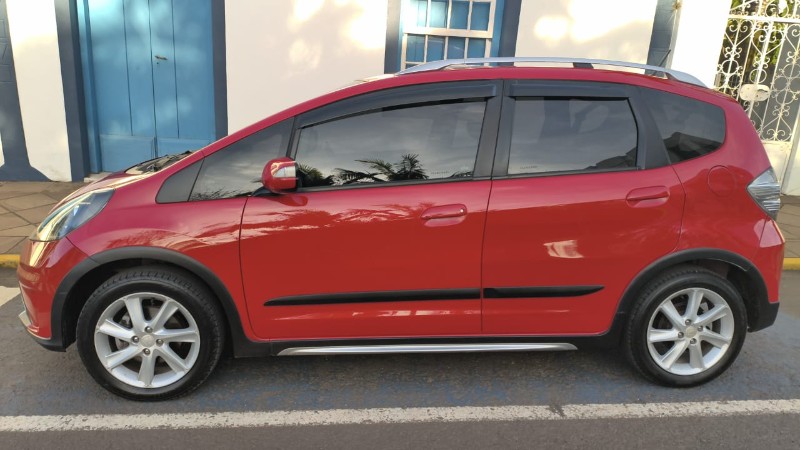 HONDA FIT 1.5 TWIST 16V FLEX 4P MANUAL 2013/2014 ADRIANO VEÍCULOS CRUZEIRO DO SUL / Carros no Vale