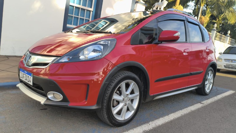 HONDA FIT 1.5 TWIST 16V FLEX 4P MANUAL 2013/2014 ADRIANO VEÍCULOS CRUZEIRO DO SUL / Carros no Vale