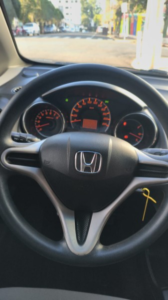 HONDA FIT 1.5 TWIST 16V FLEX 4P MANUAL 2013/2014 ADRIANO VEÍCULOS CRUZEIRO DO SUL / Carros no Vale