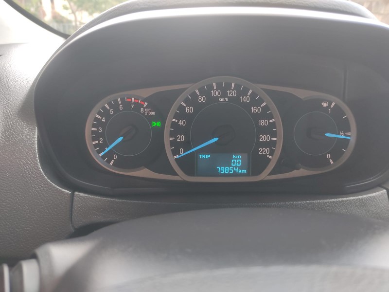 FORD KA SE 1.0 HA 2017/2018 ALTERNATIVA VEÍCULOS LAJEADO / Carros no Vale