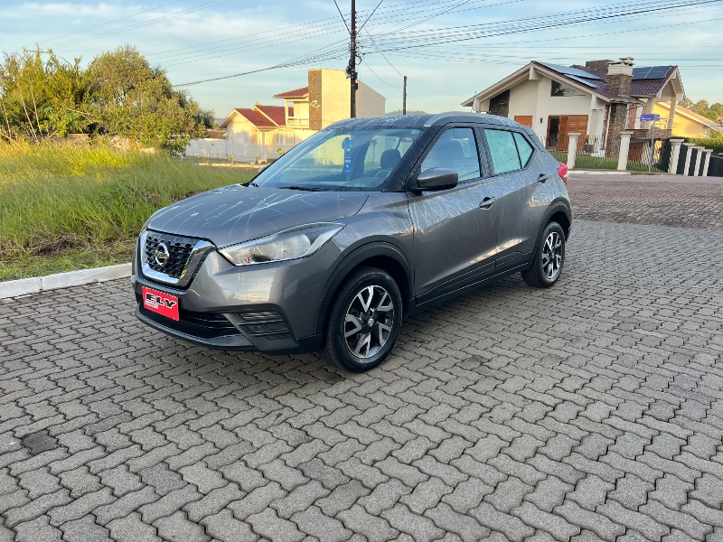 NISSAN ​KICKS S CVT 2019/2019 ELY AUTOMÓVEIS LAJEADO / Carros no Vale
