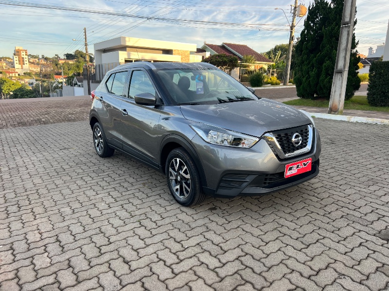 NISSAN ​KICKS S CVT 2019/2019 ELY AUTOMÓVEIS LAJEADO / Carros no Vale