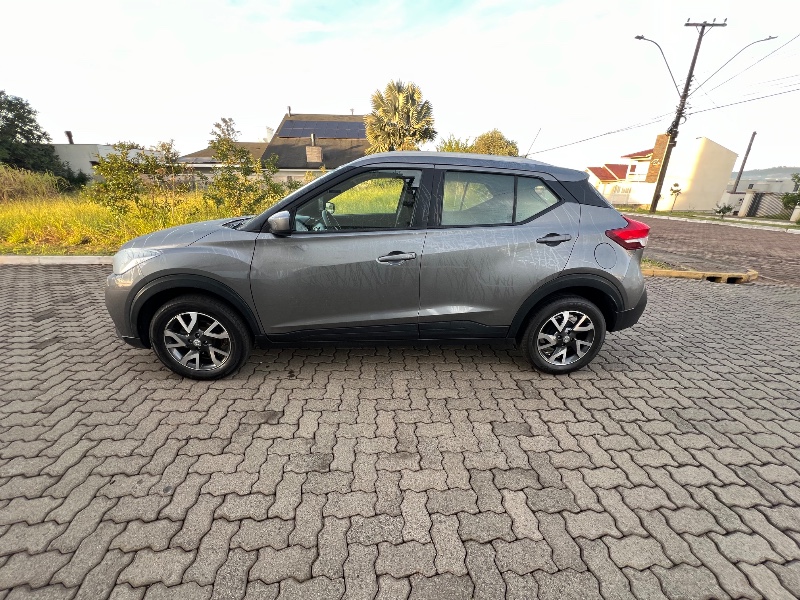 NISSAN ​KICKS S CVT 2019/2019 ELY AUTOMÓVEIS LAJEADO / Carros no Vale