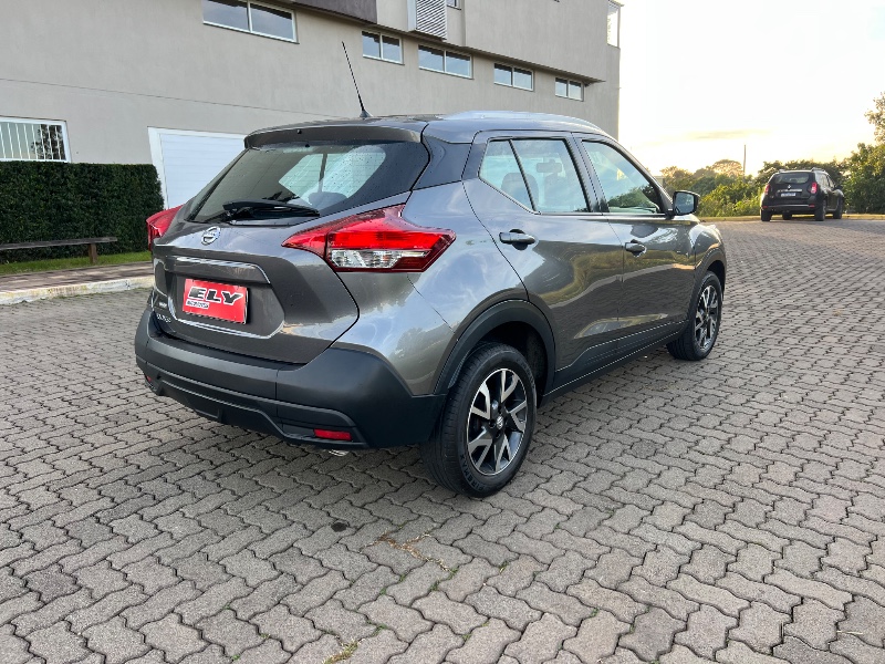 NISSAN ​KICKS S CVT 2019/2019 ELY AUTOMÓVEIS LAJEADO / Carros no Vale