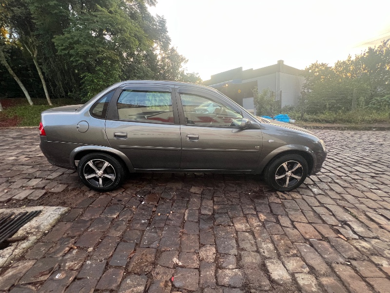 CHEVROLET CLASSIC LIFE/LS 1.0 VHC FLEXP. 4P 2012/2012 ELY AUTOMÓVEIS LAJEADO / Carros no Vale