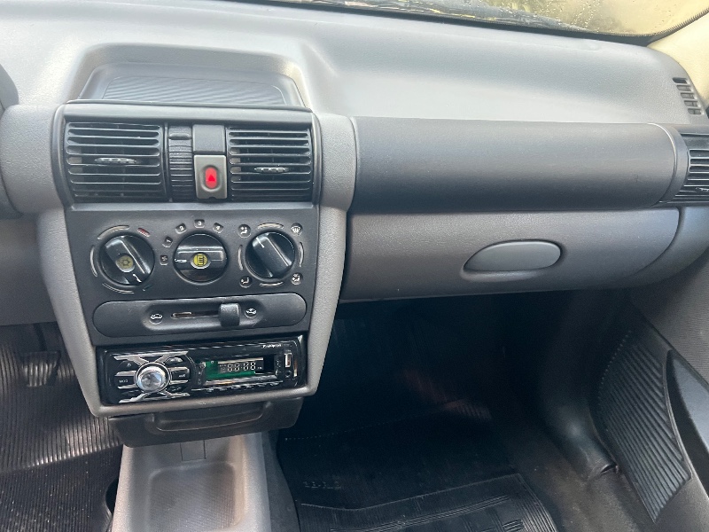 CHEVROLET CLASSIC LIFE/LS 1.0 VHC FLEXP. 4P 2012/2012 ELY AUTOMÓVEIS LAJEADO / Carros no Vale