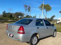 TOYOTA ETIOS 1.5 X SEDAN 16V 2013/2013 NEURI VEÍCULOS LAJEADO / Carros no Vale
