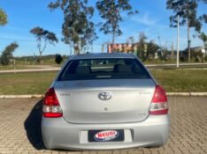 TOYOTA ETIOS 1.5 X SEDAN 16V 2013/2013 NEURI VEÍCULOS LAJEADO / Carros no Vale