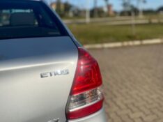 TOYOTA ETIOS 1.5 X SEDAN 16V 2013/2013 NEURI VEÍCULOS LAJEADO / Carros no Vale