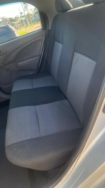 TOYOTA ETIOS 1.5 X SEDAN 16V 2013/2013 NEURI VEÍCULOS LAJEADO / Carros no Vale