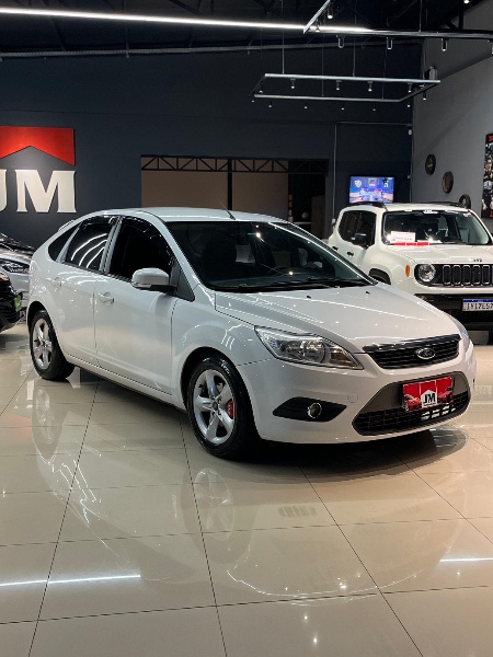 FORD FOCUS 1.6 8V FLEX 4P MANUAL 2012/2013 JM AUTOMÓVEIS VENÂNCIO AIRES / Carros no Vale