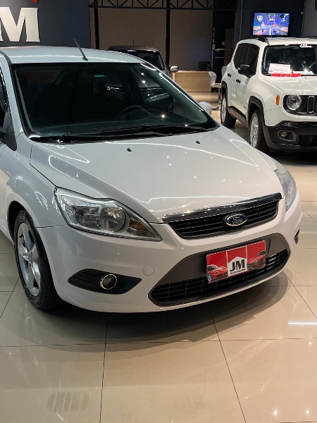FORD FOCUS 1.6 8V FLEX 4P MANUAL 2012/2013 JM AUTOMÓVEIS VENÂNCIO AIRES / Carros no Vale