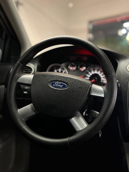 FORD FOCUS 1.6 8V FLEX 4P MANUAL 2012/2013 JM AUTOMÓVEIS VENÂNCIO AIRES / Carros no Vale