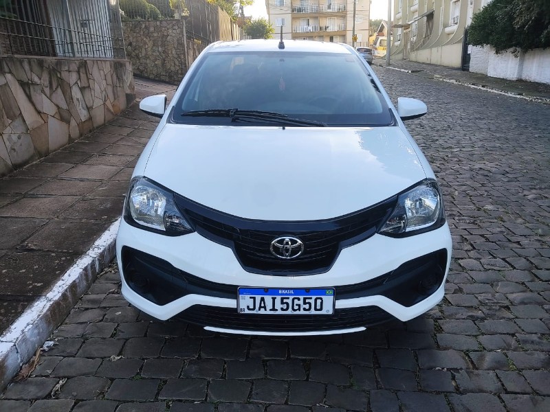 TOYOTA ETIOS SEDAN X 1.5 2020/2021 ALTERNATIVA VEÍCULOS LAJEADO / Carros no Vale