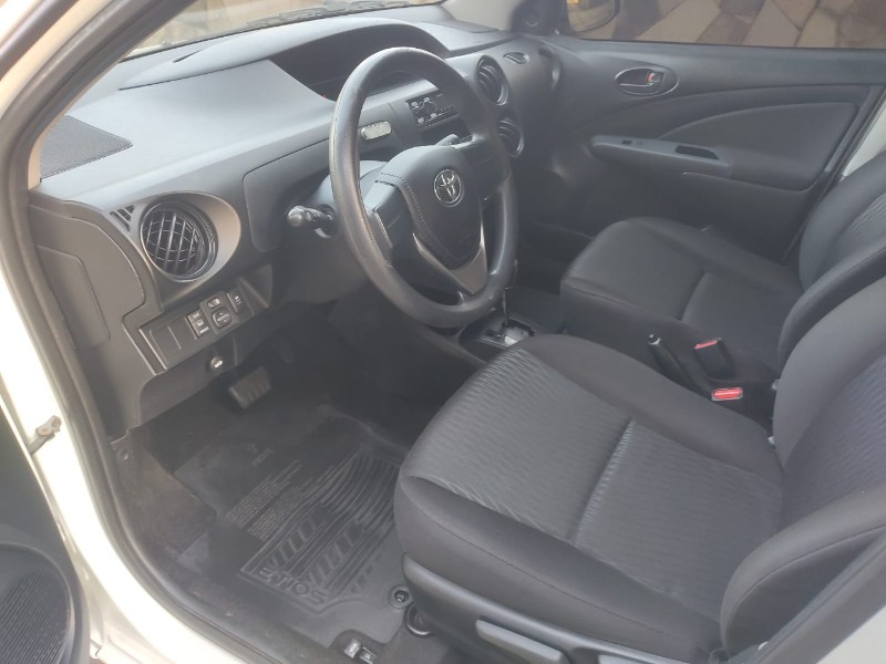 TOYOTA ETIOS SEDAN X 1.5 2020/2021 ALTERNATIVA VEÍCULOS LAJEADO / Carros no Vale