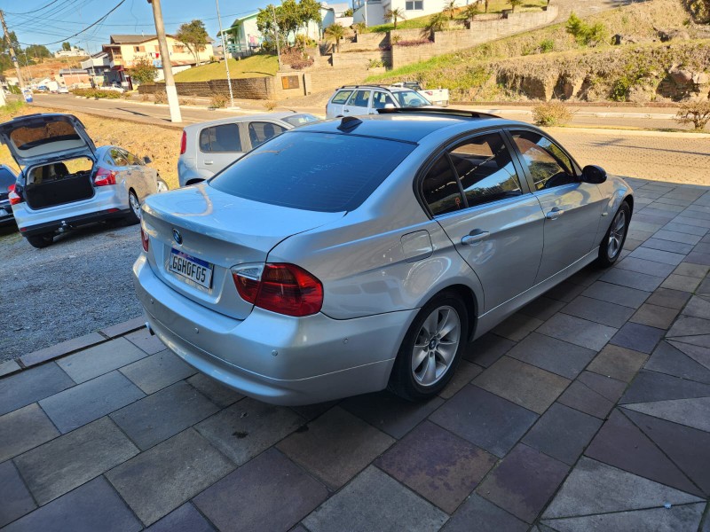 BMW 320i 2.0 2007/2008 TS VEÍCULOS ANTA GORDA / Carros no Vale