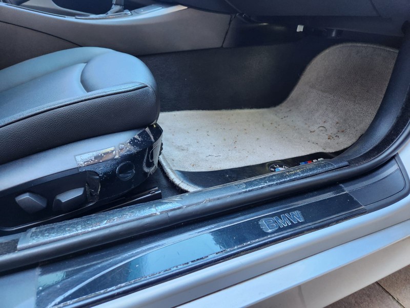 BMW 320i 2.0 2007/2008 TS VEÍCULOS ANTA GORDA / Carros no Vale