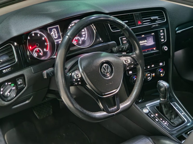 VOLKSWAGEN GOLF HIGHLINE 1.4 TSI 2013/2014 TS VEÍCULOS ANTA GORDA / Carros no Vale