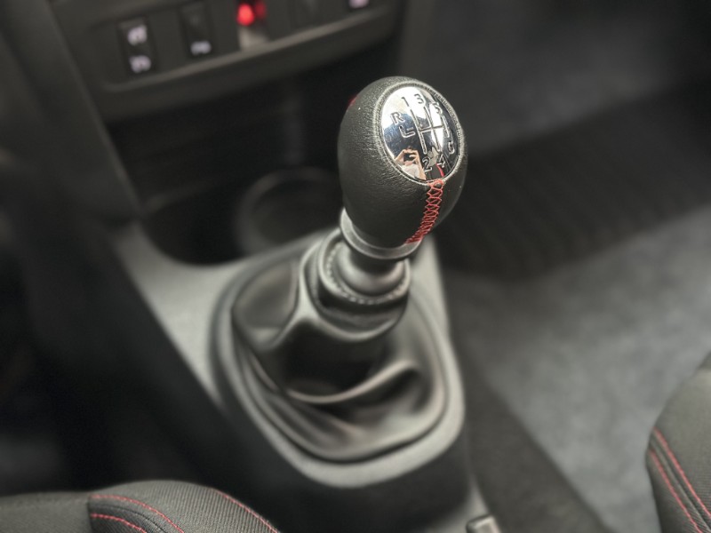 RENAULT SANDERO 2.0 RS 16V FLEX 4P MANUAL 2022/2022 MAIS FÁCIL VEÍCULOS SANTA CRUZ DO SUL / Carros no Vale