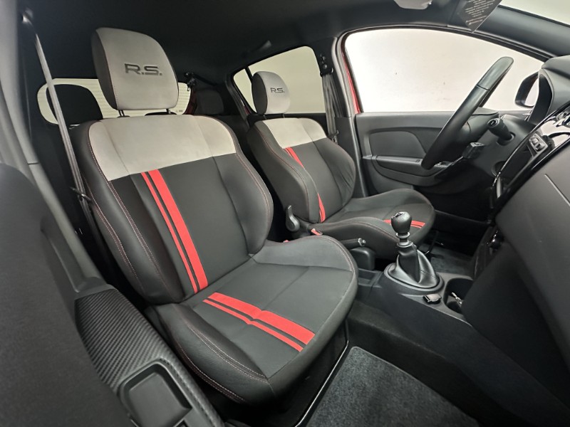 RENAULT SANDERO 2.0 RS 16V FLEX 4P MANUAL 2022/2022 MAIS FÁCIL VEÍCULOS SANTA CRUZ DO SUL / Carros no Vale