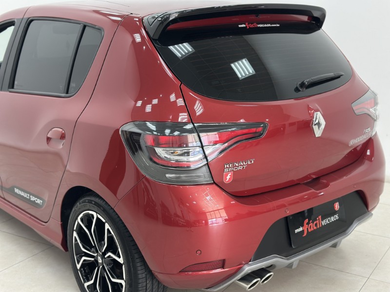 RENAULT SANDERO 2.0 RS 16V FLEX 4P MANUAL 2022/2022 MAIS FÁCIL VEÍCULOS SANTA CRUZ DO SUL / Carros no Vale