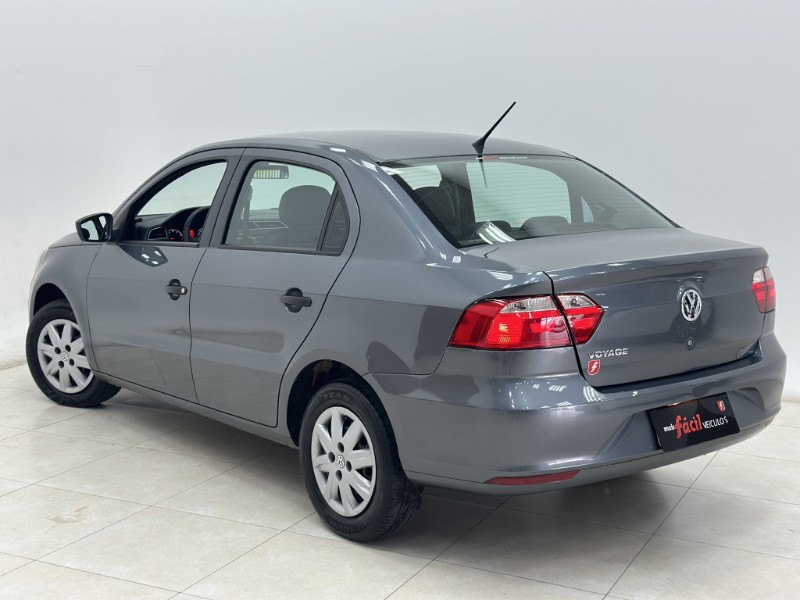 VOLKSWAGEN VOYAGE 1.0 12V 2021/2022 MAIS FÁCIL VEÍCULOS SANTA CRUZ DO SUL / Carros no Vale