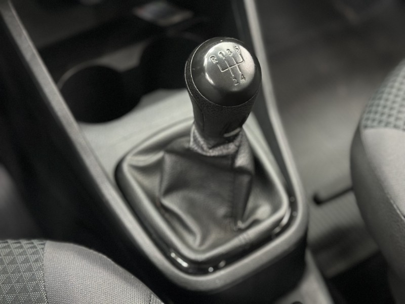 VOLKSWAGEN VOYAGE 1.0 12V 2021/2022 MAIS FÁCIL VEÍCULOS SANTA CRUZ DO SUL / Carros no Vale