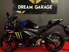 YAMAHA YZF-R3 MONSTER /2023 EXCLUSIVO VEÍCULOS SANTA CRUZ DO SUL / Carros no Vale