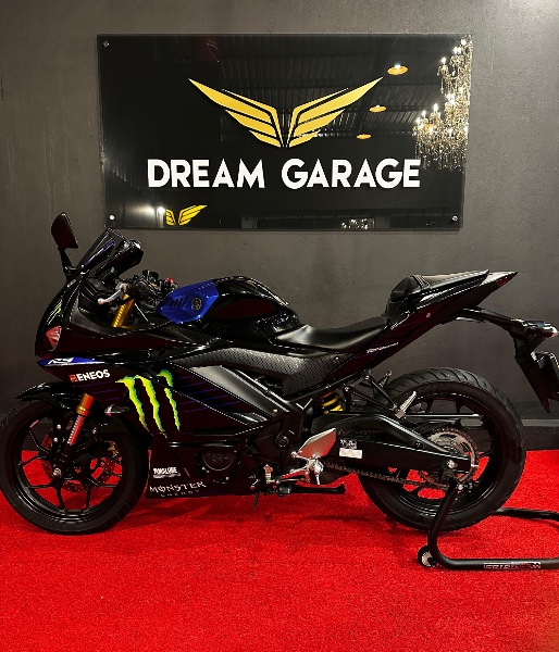 YAMAHA YZF-R3 MONSTER /2023 EXCLUSIVO VEÍCULOS SANTA CRUZ DO SUL / Carros no Vale