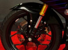YAMAHA YZF-R3 MONSTER /2023 EXCLUSIVO VEÍCULOS SANTA CRUZ DO SUL / Carros no Vale