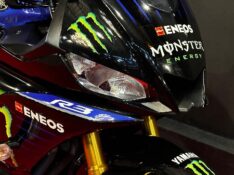 YAMAHA YZF-R3 MONSTER /2023 EXCLUSIVO VEÍCULOS SANTA CRUZ DO SUL / Carros no Vale