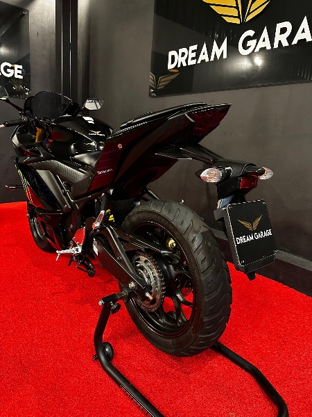 YAMAHA YZF-R3 MONSTER /2023 EXCLUSIVO VEÍCULOS SANTA CRUZ DO SUL / Carros no Vale