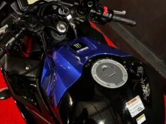 YAMAHA YZF-R3 MONSTER /2023 EXCLUSIVO VEÍCULOS SANTA CRUZ DO SUL / Carros no Vale