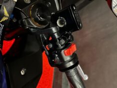 YAMAHA YZF-R3 MONSTER /2023 EXCLUSIVO VEÍCULOS SANTA CRUZ DO SUL / Carros no Vale