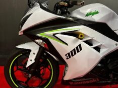 KAWASAKI NINJA 300 /2015 EXCLUSIVO VEÍCULOS SANTA CRUZ DO SUL / Carros no Vale