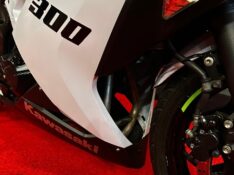KAWASAKI NINJA 300 /2015 EXCLUSIVO VEÍCULOS SANTA CRUZ DO SUL / Carros no Vale