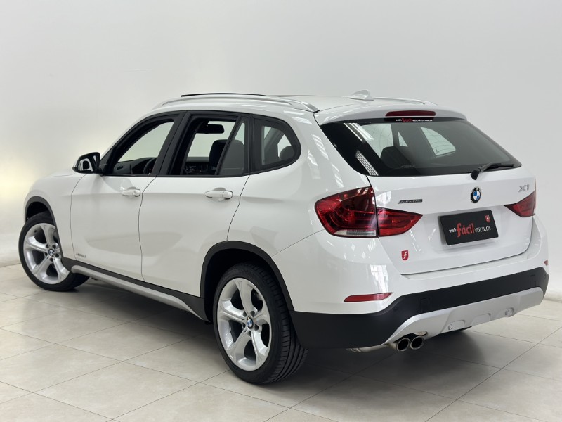 BMW X1 2.0 16V TURBO ACTIVEFLEX SDRIVE20I 4P AUTOMÁTICO 2014/2015 MAIS FÁCIL VEÍCULOS SANTA CRUZ DO SUL / Carros no Vale