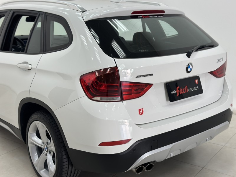 BMW X1 2.0 16V TURBO ACTIVEFLEX SDRIVE20I 4P AUTOMÁTICO 2014/2015 MAIS FÁCIL VEÍCULOS SANTA CRUZ DO SUL / Carros no Vale