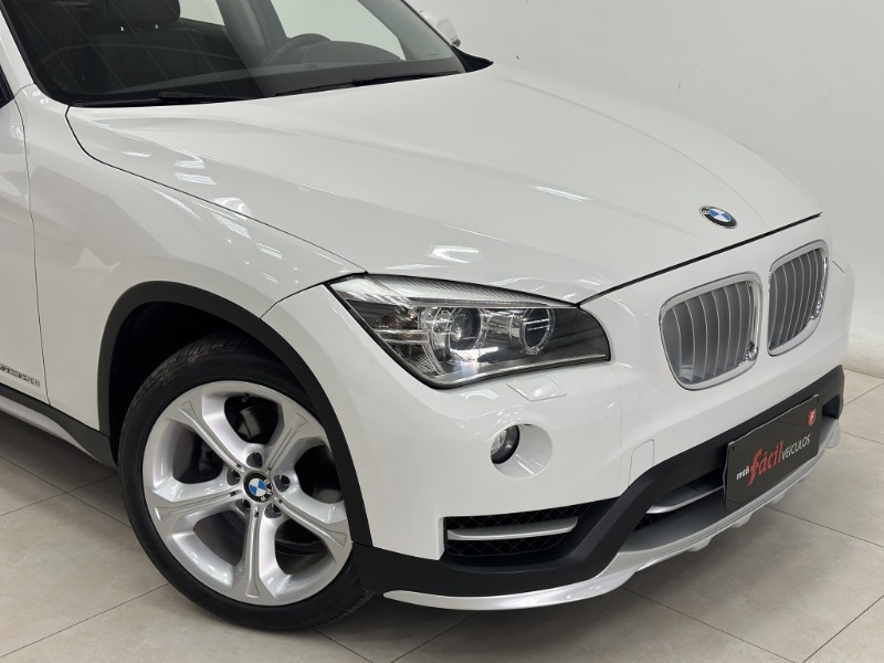 BMW X1 2.0 16V TURBO ACTIVEFLEX SDRIVE20I 4P AUTOMÁTICO 2014/2015 MAIS FÁCIL VEÍCULOS SANTA CRUZ DO SUL / Carros no Vale