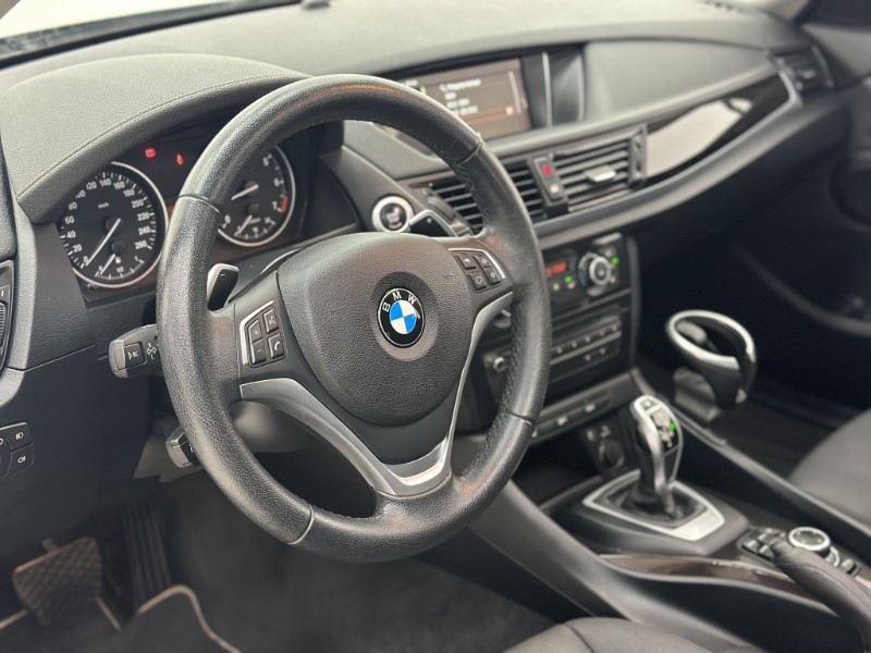 BMW X1 2.0 16V TURBO ACTIVEFLEX SDRIVE20I 4P AUTOMÁTICO 2014/2015 MAIS FÁCIL VEÍCULOS SANTA CRUZ DO SUL / Carros no Vale