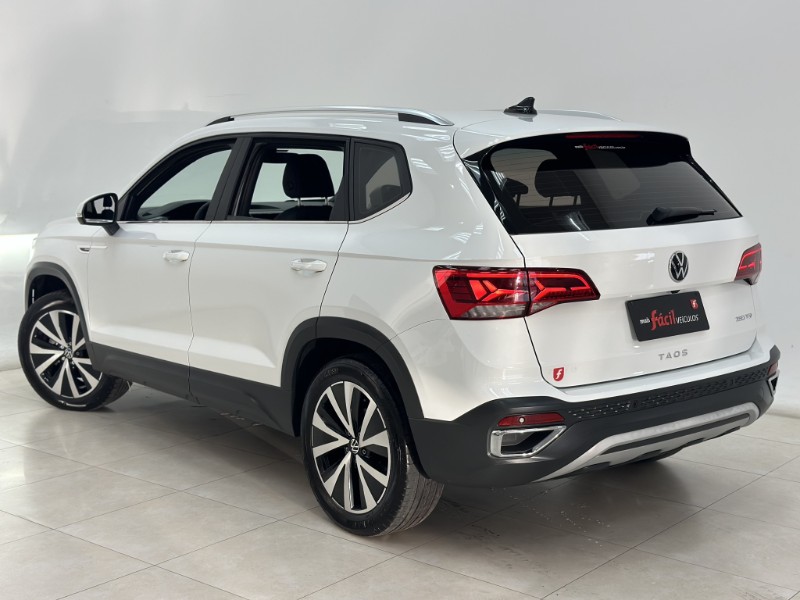 VOLKSWAGEN TAOS HIGHLINE 1.4 250 TSI FLEX AUT. 2021/2022 MAIS FÁCIL VEÍCULOS SANTA CRUZ DO SUL / Carros no Vale