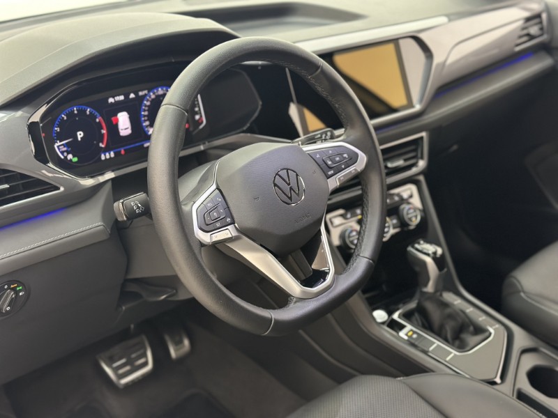 VOLKSWAGEN TAOS HIGHLINE 1.4 250 TSI FLEX AUT. 2021/2022 MAIS FÁCIL VEÍCULOS SANTA CRUZ DO SUL / Carros no Vale
