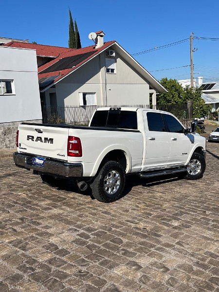 DODGE RAM 2500 LARAMIE 6.7 TDI CD 4X4 DIES 2022/2022 BOSCO AUTOMÓVEIS GUAPORÉ / Carros no Vale