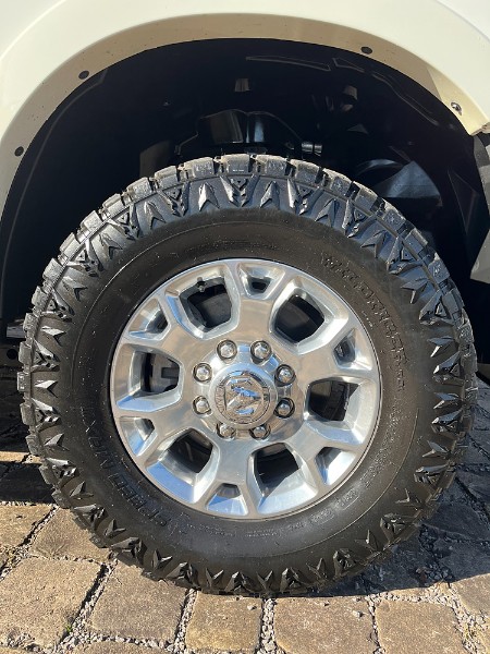 DODGE RAM 2500 LARAMIE 6.7 TDI CD 4X4 DIES 2022/2022 BOSCO AUTOMÓVEIS GUAPORÉ / Carros no Vale