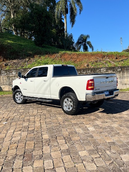 DODGE RAM 2500 LARAMIE 6.7 TDI CD 4X4 DIES 2022/2022 BOSCO AUTOMÓVEIS GUAPORÉ / Carros no Vale