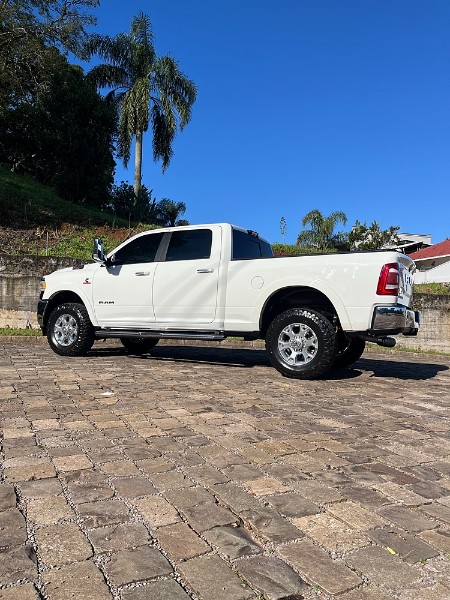 DODGE RAM 2500 LARAMIE 6.7 TDI CD 4X4 DIES 2022/2022 BOSCO AUTOMÓVEIS GUAPORÉ / Carros no Vale