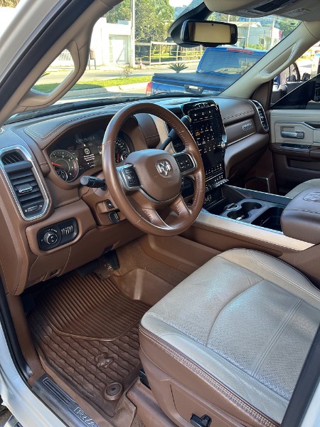 DODGE RAM 2500 LARAMIE 6.7 TDI CD 4X4 DIES 2022/2022 BOSCO AUTOMÓVEIS GUAPORÉ / Carros no Vale