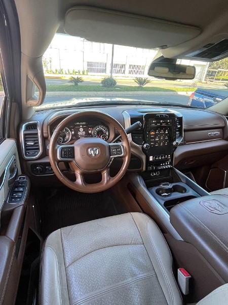 DODGE RAM 2500 LARAMIE 6.7 TDI CD 4X4 DIES 2022/2022 BOSCO AUTOMÓVEIS GUAPORÉ / Carros no Vale