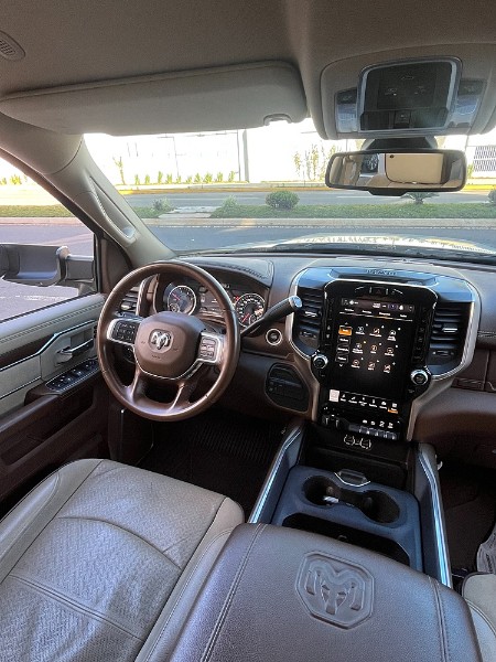 DODGE RAM 2500 LARAMIE 6.7 TDI CD 4X4 DIES 2022/2022 BOSCO AUTOMÓVEIS GUAPORÉ / Carros no Vale